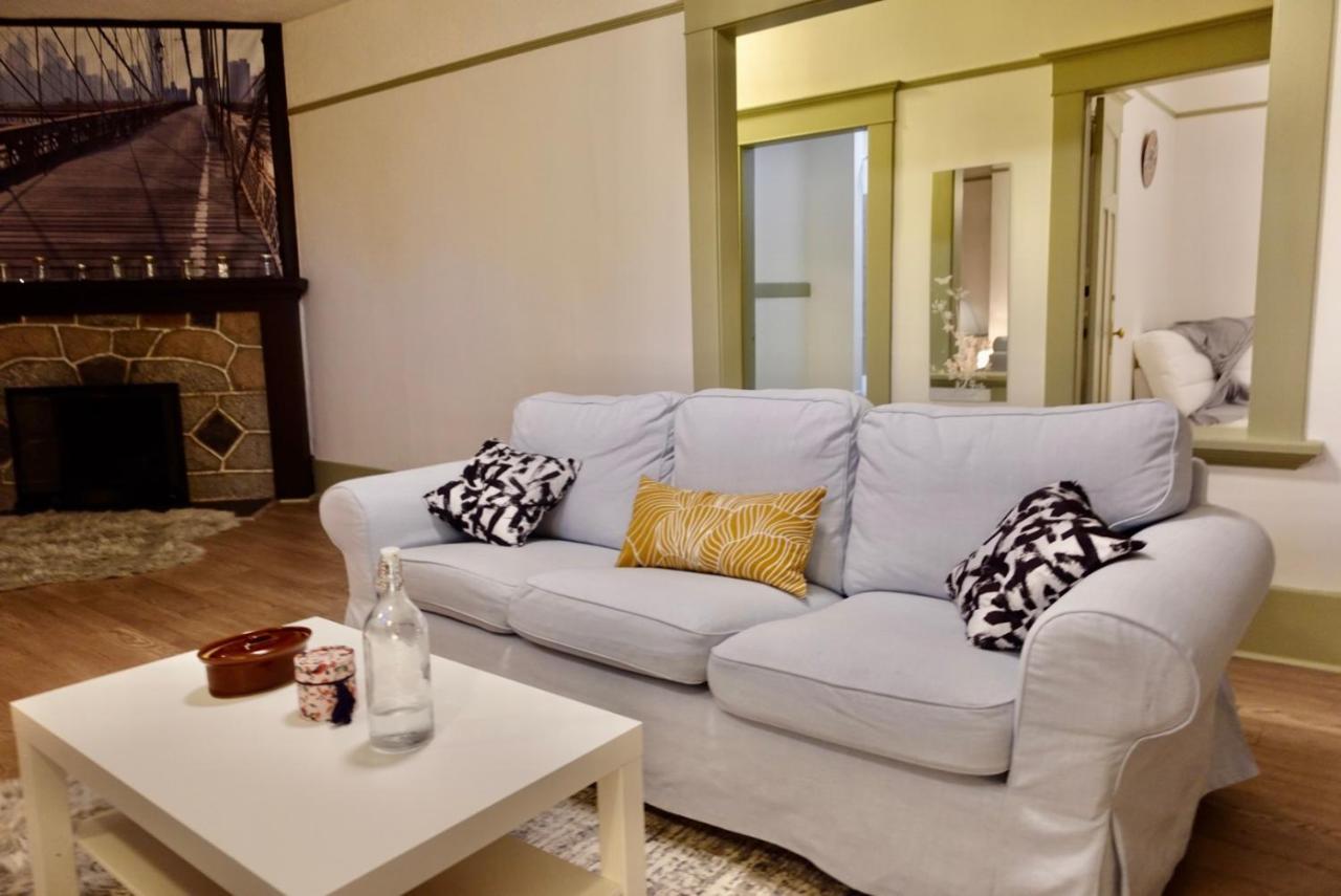 Private Room In A Shared House Ванкувер Экстерьер фото