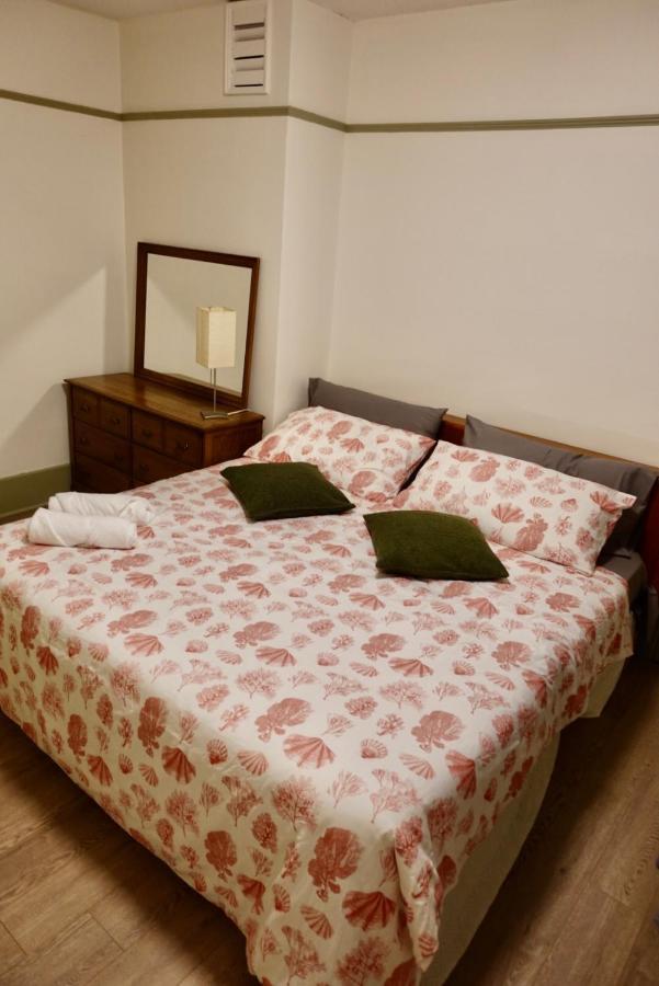 Private Room In A Shared House Ванкувер Экстерьер фото